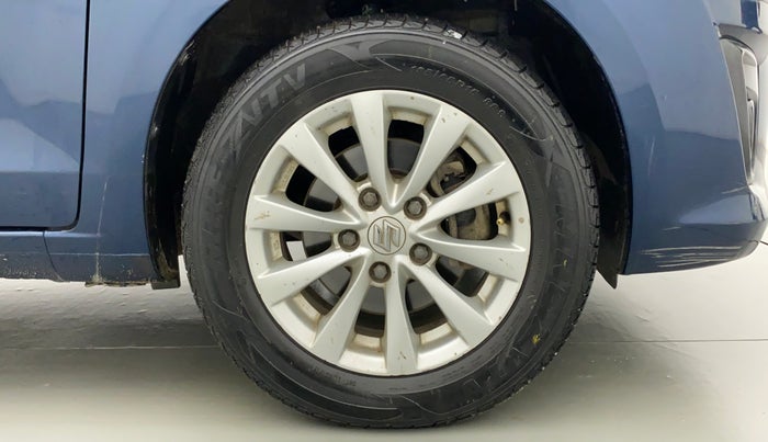 2014 Maruti Ertiga VXI, Petrol, Manual, 87,308 km, Right Front Wheel