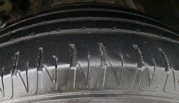 2017 Maruti Vitara Brezza ZDI, Diesel, Manual, 74,188 km, Left Rear Tyre Tread