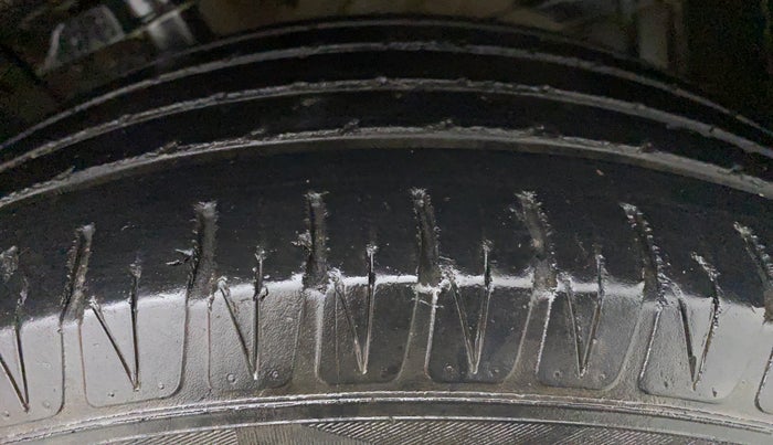2017 Maruti Vitara Brezza ZDI, Diesel, Manual, 74,188 km, Left Front Tyre Tread