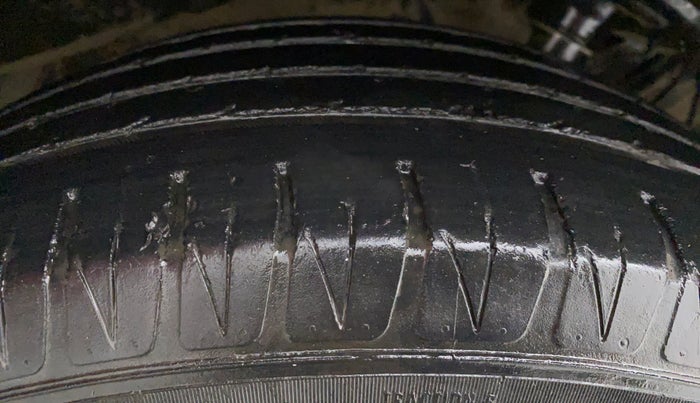 2017 Maruti Vitara Brezza ZDI, Diesel, Manual, 74,188 km, Right Rear Tyre Tread