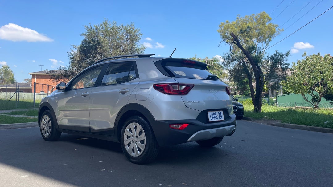 Left Back Diagonal (45- Degree) View