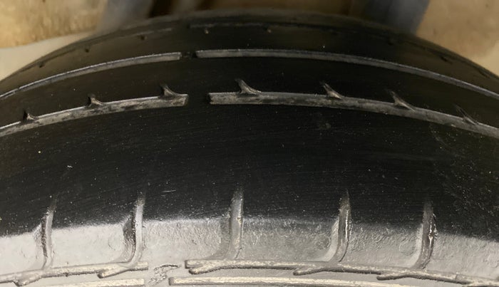 2017 Honda City V MT PETROL, Petrol, Manual, 30,111 km, Left Rear Tyre Tread