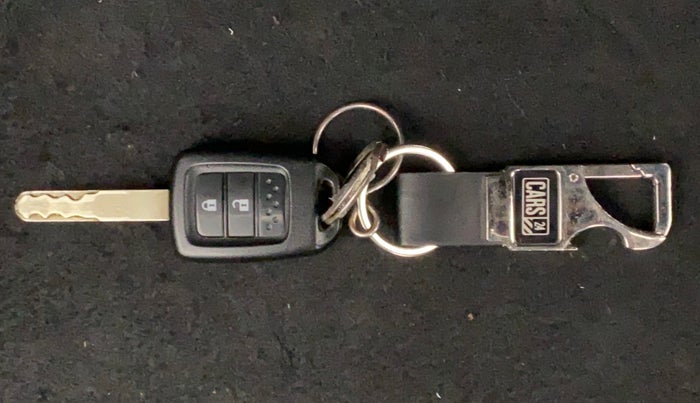 2016 Honda Jazz 1.2 V MT, Petrol, Manual, 16,264 km, Key Close Up