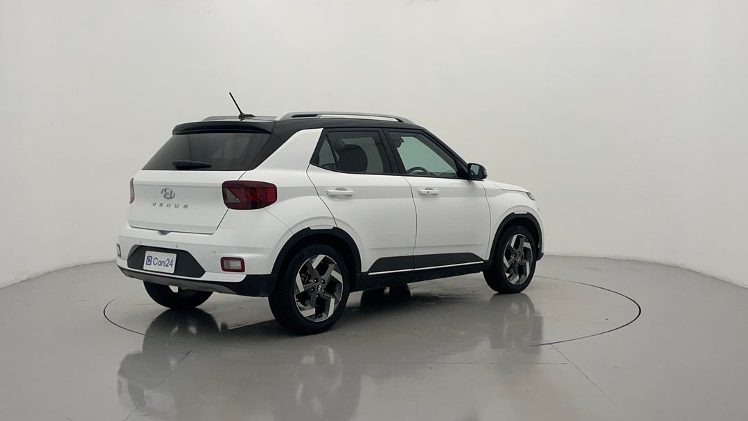 Right Back Diagonal (45- Degree) View