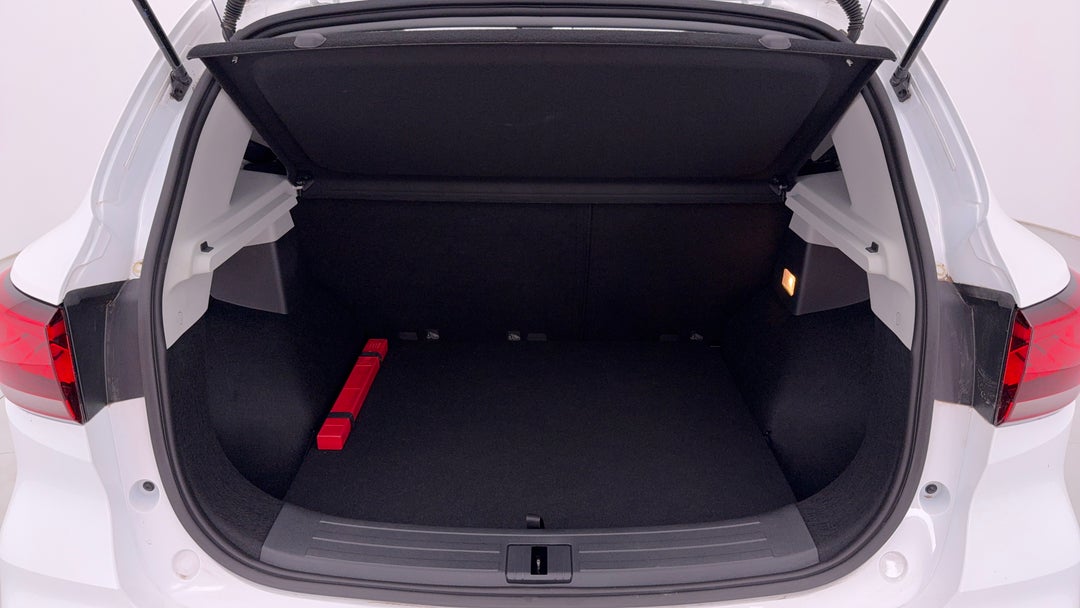 2023 MG Zst Core, Automatic, 8142 km, Boot Inside View