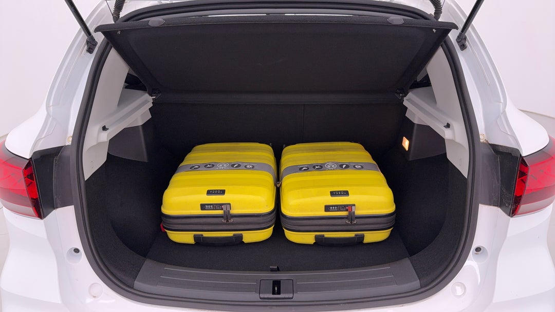 2023 MG Zst Core, Automatic, 8142 km, Boot Inside View with Luggage