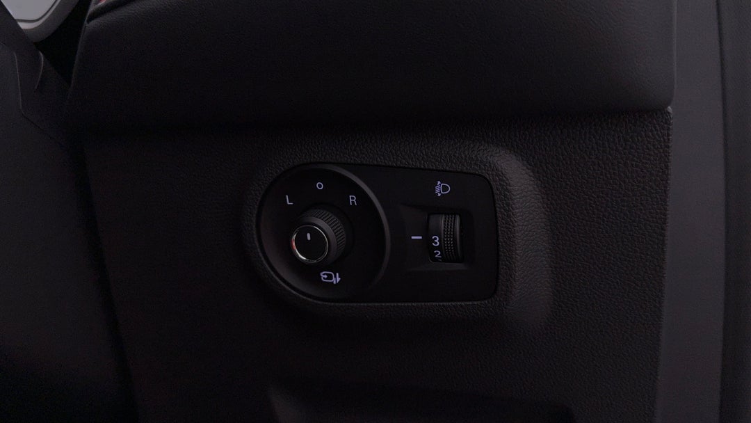 2023 MG Zst Core, Automatic, 8142 km, Utility Switches/Buttons