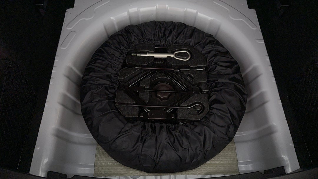 2023 MG Zst Core, Automatic, 8142 km, Spare Wheel