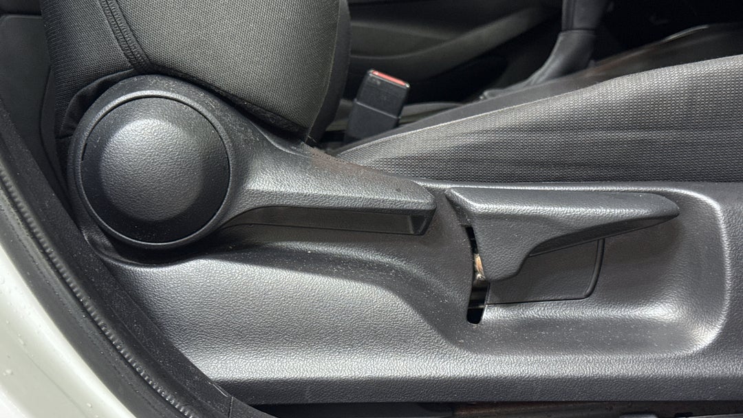 2020 Toyota Corolla Ascent Sport, Automatic, 61964 km, Drivers Side Adjustment Panel