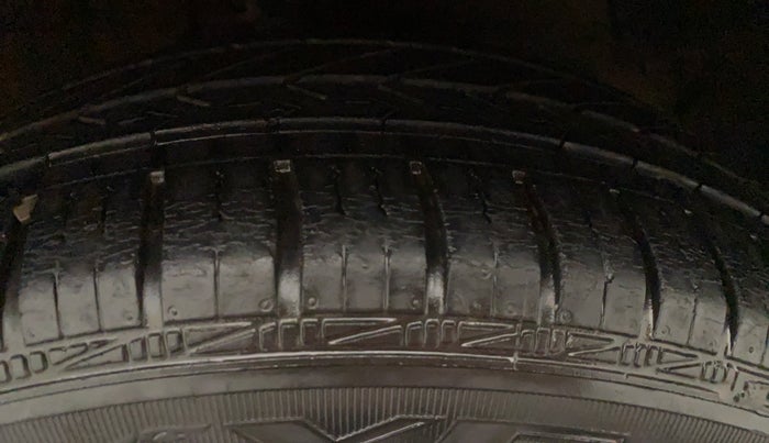 2014 Hyundai Xcent S 1.2, Petrol, Manual, 19,409 km, Right Front Tyre Tread