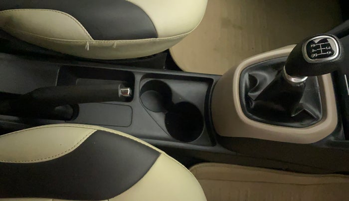 2014 Hyundai Xcent S 1.2, Petrol, Manual, 19,409 km, Gear Lever