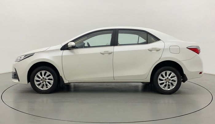 2017 Toyota Corolla Altis G, Petrol, Manual, 16,449 km, Left Side