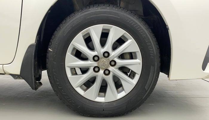 2017 Toyota Corolla Altis G, Petrol, Manual, 16,449 km, Right Front Wheel