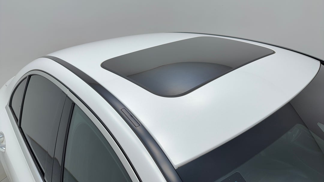 Roof/Sunroof View