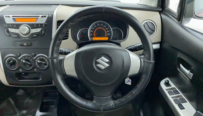 2015 Maruti Wagon R 1.0 VXI, Petrol, Manual, 31,341 km, Steering Wheel Close Up