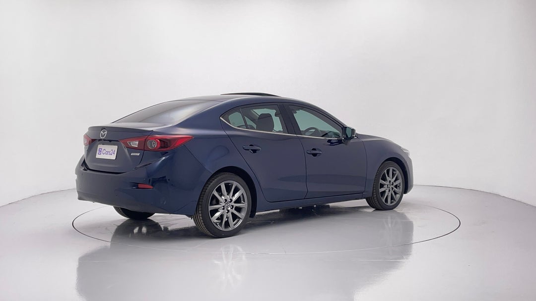 Right Back Diagonal (45- Degree) View