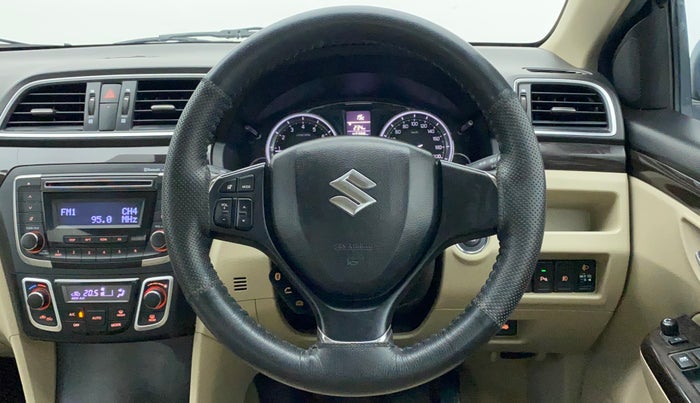 2017 Maruti Ciaz ZXI, Petrol, Manual, 42,387 km, Steering Wheel Close Up