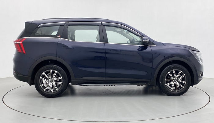 2021 Mahindra XUV700 AX 7 LUXURY P AT 7 STR, Petrol, Automatic, 9,178 km, Right Side View