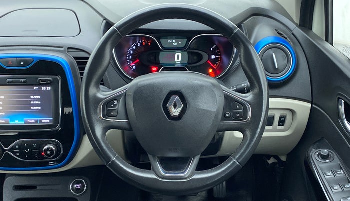 2018 Renault Captur RXT PETROL, Petrol, Manual, 55,866 km, Steering Wheel Close Up