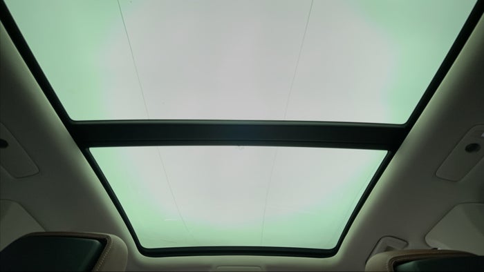 Volkswagen Touareg-Interior Sunroof/Moonroof