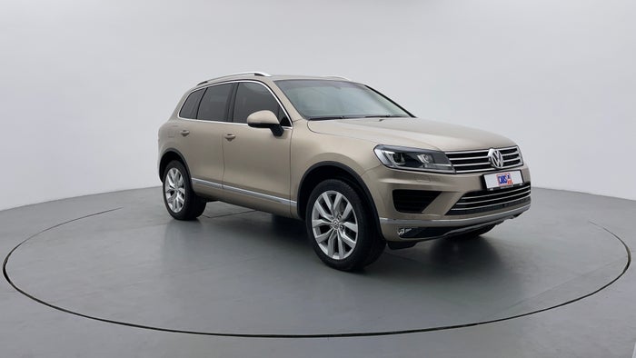 Volkswagen Touareg-Front Left