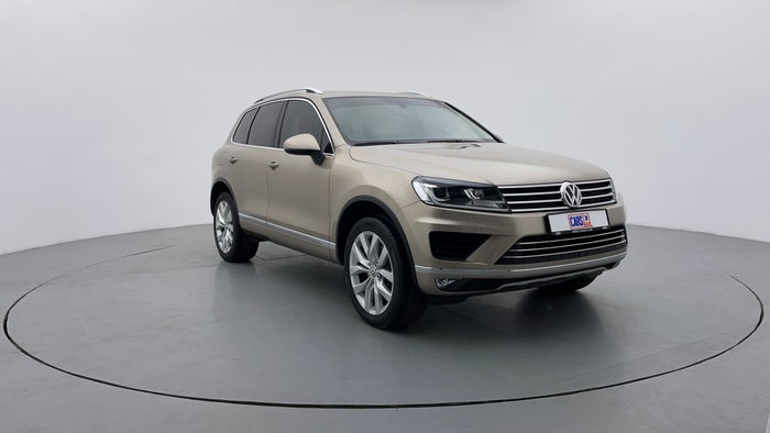 Volkswagen Touareg-Right Front Diagonal (45- Degree) View