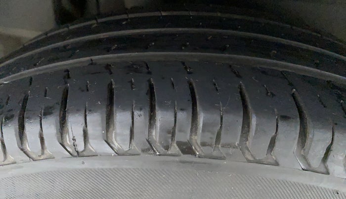 2018 Maruti Dzire VXI, Petrol, Manual, 40,604 km, Left Rear Tyre Tread