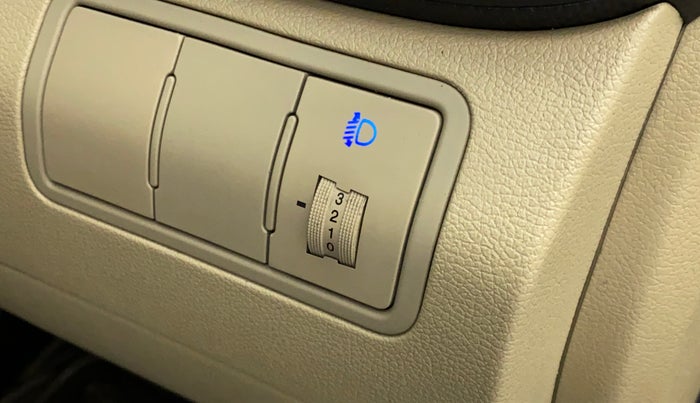 2015 Hyundai Verna FLUIDIC 1.4 CRDI, Diesel, Manual, 52,755 km, Dashboard - Headlight height adjustment not working