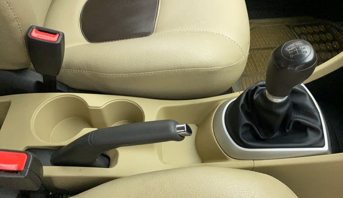 2015 Hyundai Verna FLUIDIC 1.4 CRDI, Diesel, Manual, 52,755 km, Gear Lever