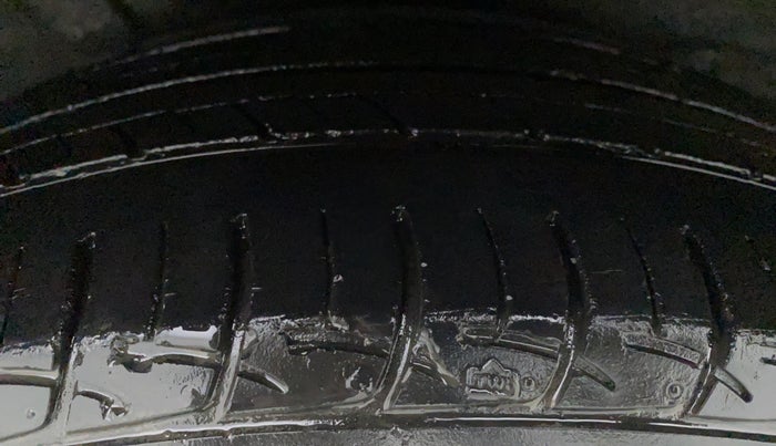 2015 Hyundai Verna FLUIDIC 1.4 CRDI, Diesel, Manual, 52,755 km, Left Rear Tyre Tread