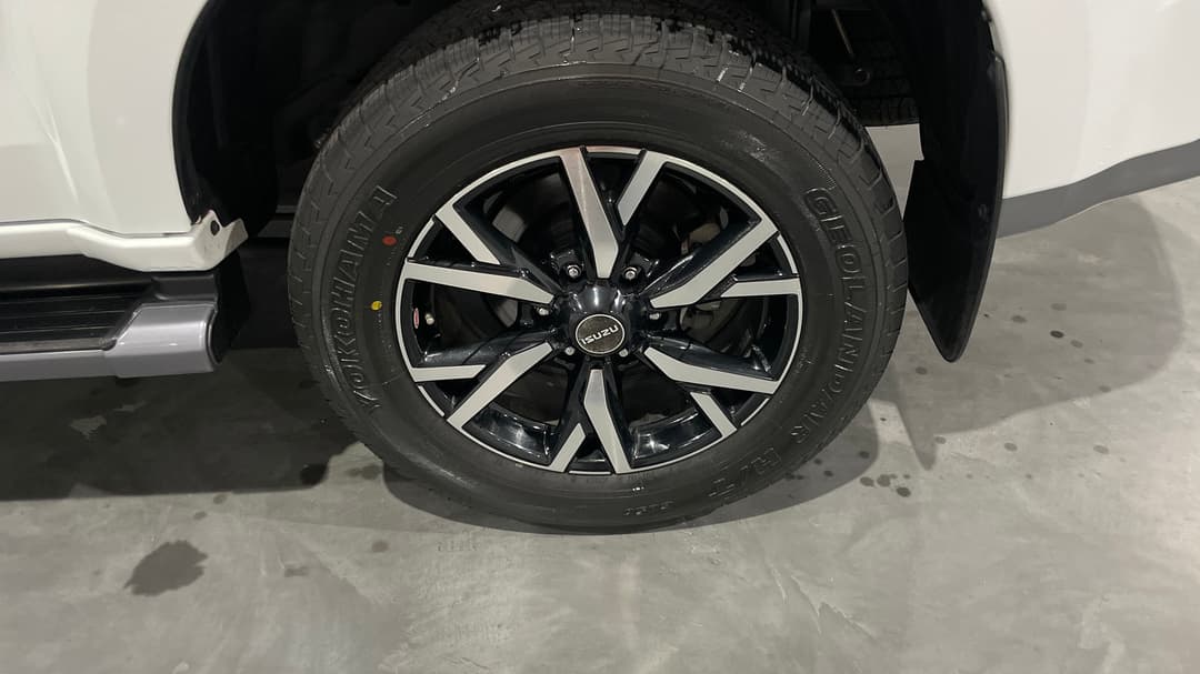 2020 Isuzu MU-X Ls-u (4x2), Automatic, 103754 km, Left Rear Wheel