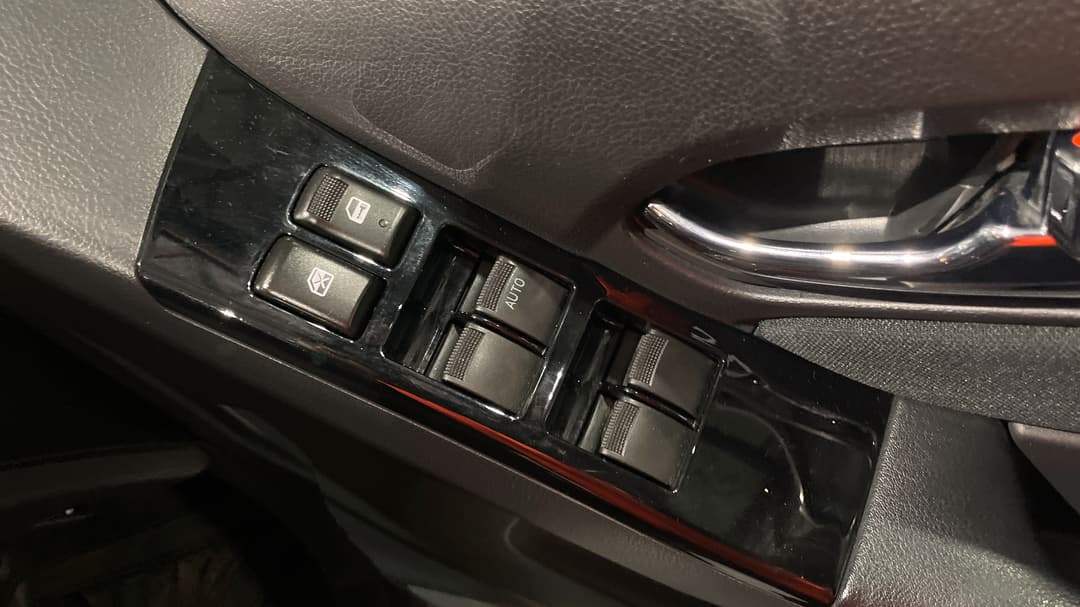 2020 Isuzu MU-X Ls-u (4x2), Automatic, 103754 km, Drivers Side Door Panel Controls