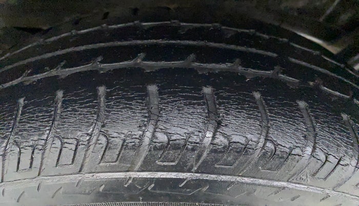 2011 Maruti Wagon R 1.0 LXI, Petrol, Manual, 19,557 km, Right Front Tyre Tread