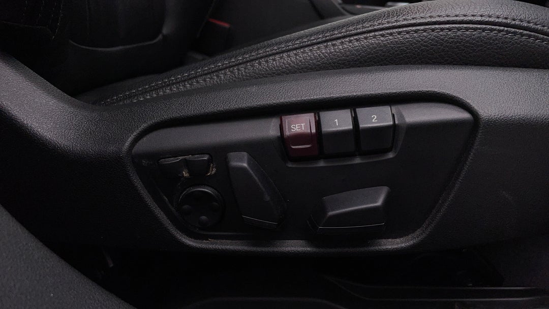 2020 BMW 1 18i M Sport, Automatic, 33702 km, Drivers Side Adjustment Panel