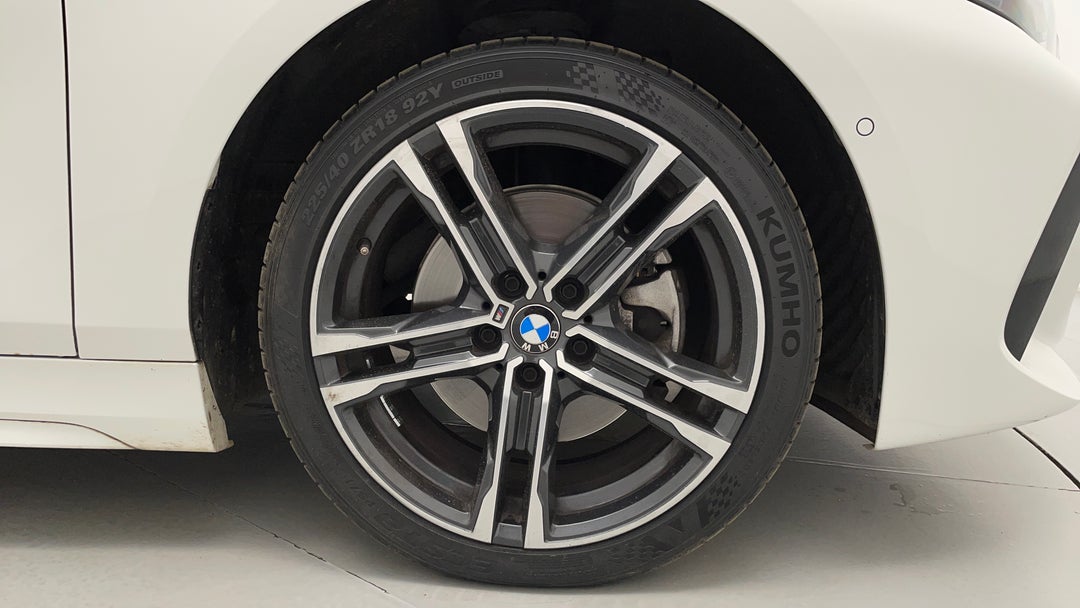 2020 BMW 1 18i M Sport, Automatic, 33702 km, Right Front Wheel