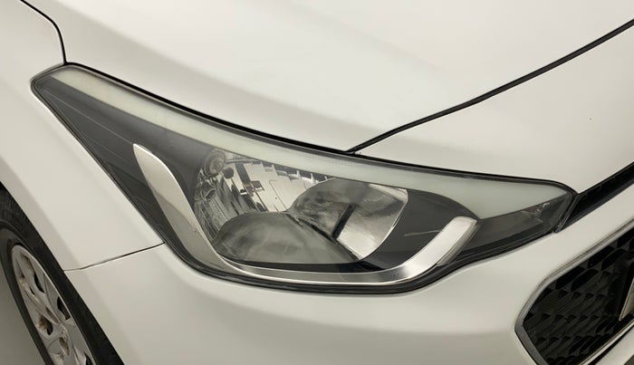 2015 Hyundai Elite i20 SPORTZ 1.2, Petrol, Manual, 99,313 km, Right headlight - Minor scratches