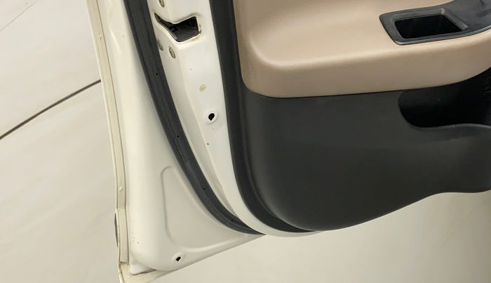 2015 Hyundai Elite i20 SPORTZ 1.2, Petrol, Manual, 99,313 km, Front passenger door - Door stopper rubber missing