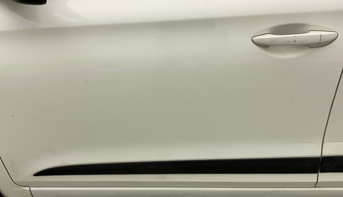 2015 Hyundai Elite i20 SPORTZ 1.2, Petrol, Manual, 99,313 km, Front passenger door - Slightly dented