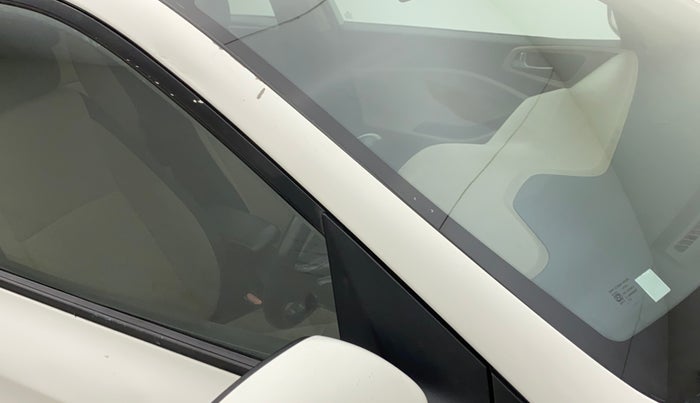 2015 Hyundai Elite i20 SPORTZ 1.2, Petrol, Manual, 99,313 km, Right A pillar - Minor scratches