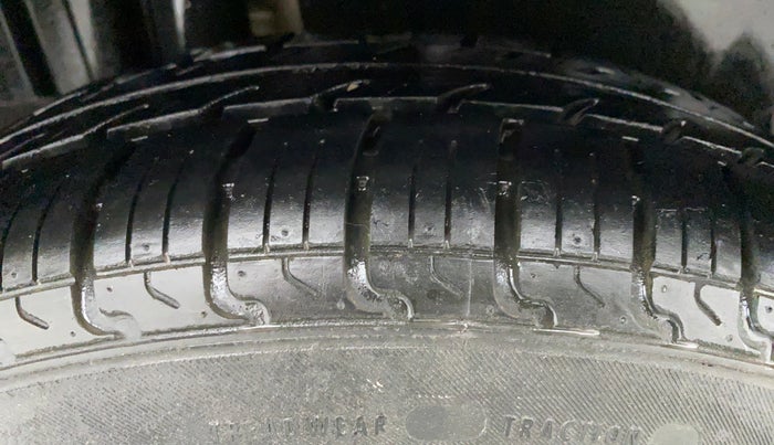 2012 Maruti Swift VXI D, Petrol, Manual, 77,567 km, Right Rear Tyre Tread