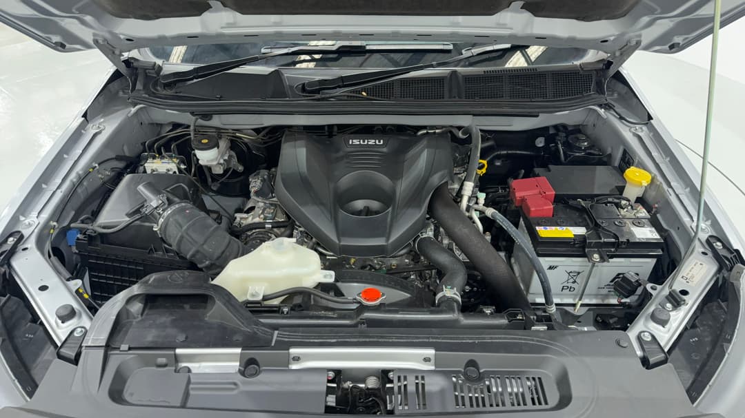 2024 Isuzu D-MAX X-terrain (4x4), Automatic, 24385 km, Open Bonnet (Engine)