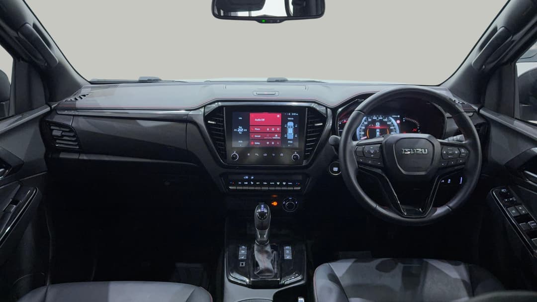 2024 Isuzu D-MAX X-terrain (4x4), Automatic, 24385 km, Dashboard View