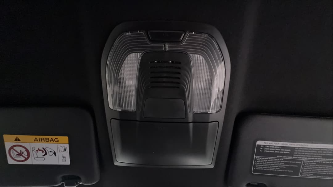 2024 Isuzu D-MAX X-terrain (4x4), Automatic, 24385 km, On-Roof Controls/Sunglass holder
