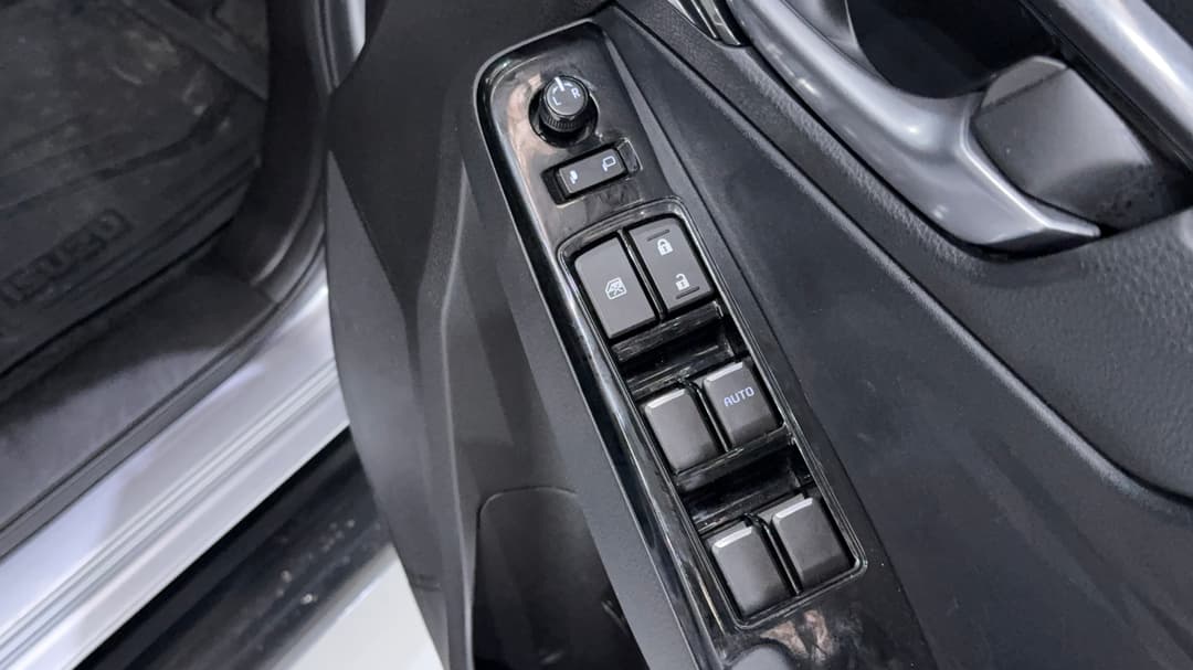 2024 Isuzu D-MAX X-terrain (4x4), Automatic, 24385 km, Drivers Side Door Panel Controls