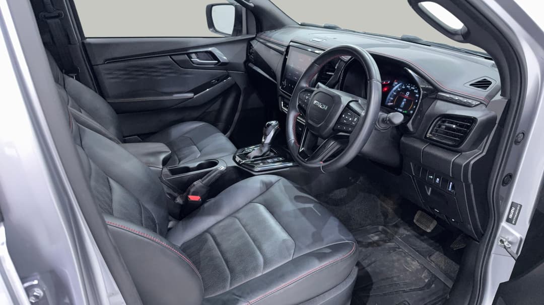 2024 Isuzu D-MAX X-terrain (4x4), Automatic, 24385 km, Right Side Front Door Cabin View