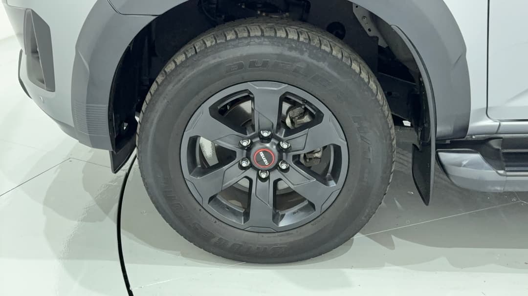 2024 Isuzu D-MAX X-terrain (4x4), Automatic, 24385 km, Left Front Wheel