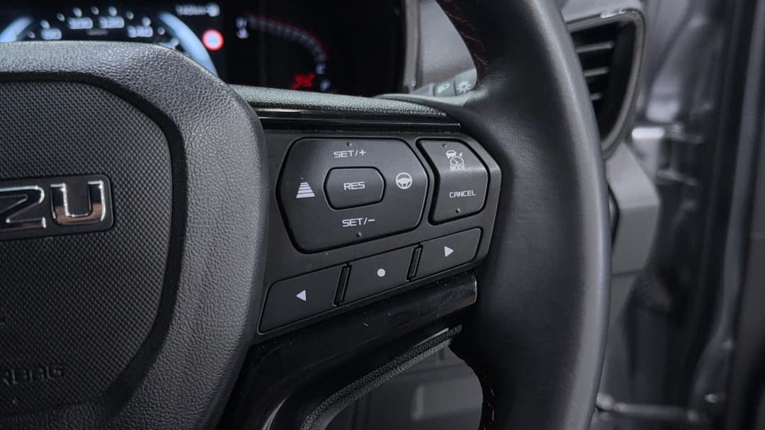 2024 Isuzu D-MAX X-terrain (4x4), Automatic, 24385 km, Cruise Control