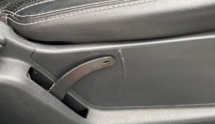 2019 Ford Ecosport 1.5 TDCI TITANIUM PLUS, Diesel, Manual, 30,149 km, Driver seat - Folding lever cover has minor damage
