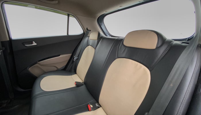 2015 Hyundai Grand i10 SPORTS 1.2 VTVT, Petrol, Manual, 35,067 km, Right Side Rear Door Cabin