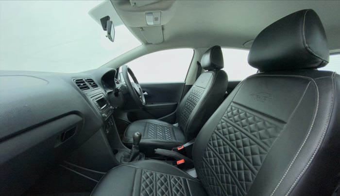 2017 Volkswagen Polo COMFORTLINE 1.2L, Petrol, Manual, 83,579 km, Right Side Front Door Cabin